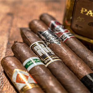 Corona Cigar Company & Montecristo Lounge