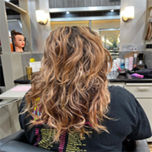 The Red Scarlet Salon